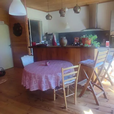 Maison En Bois Sur Pilotis Avec Jardin