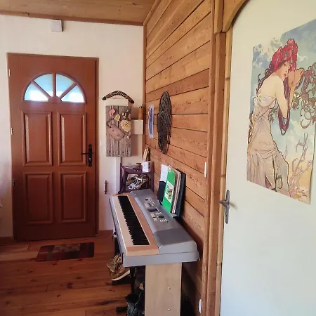 Maison En Bois Sur Pilotis Avec Jardin Σαλέ *